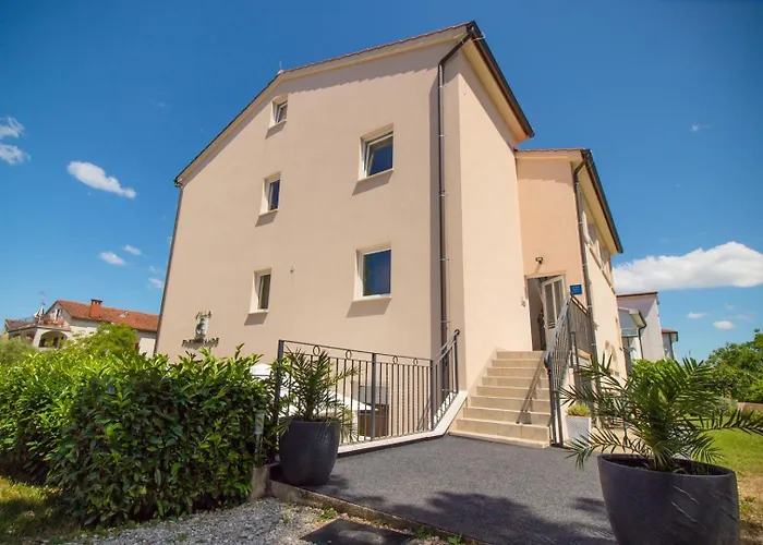 Fineda Grande Pensjonat 3*